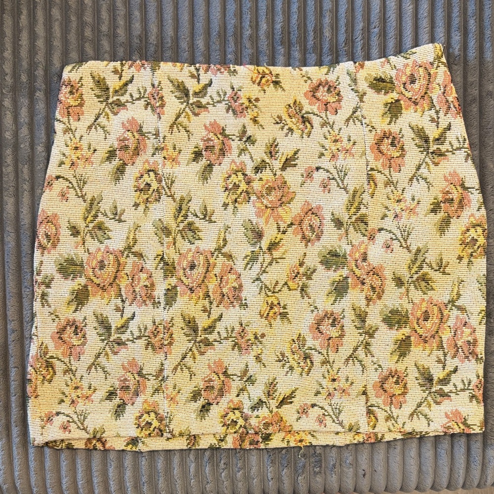 Vintage Floral Mini Skirt in Cream and Pink
